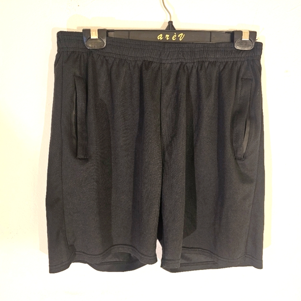 Real Essentials Men's Black Shorts